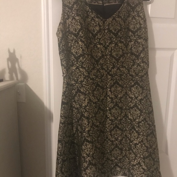 Beautiful black and gold embroidered dress - Picture 2 of 4